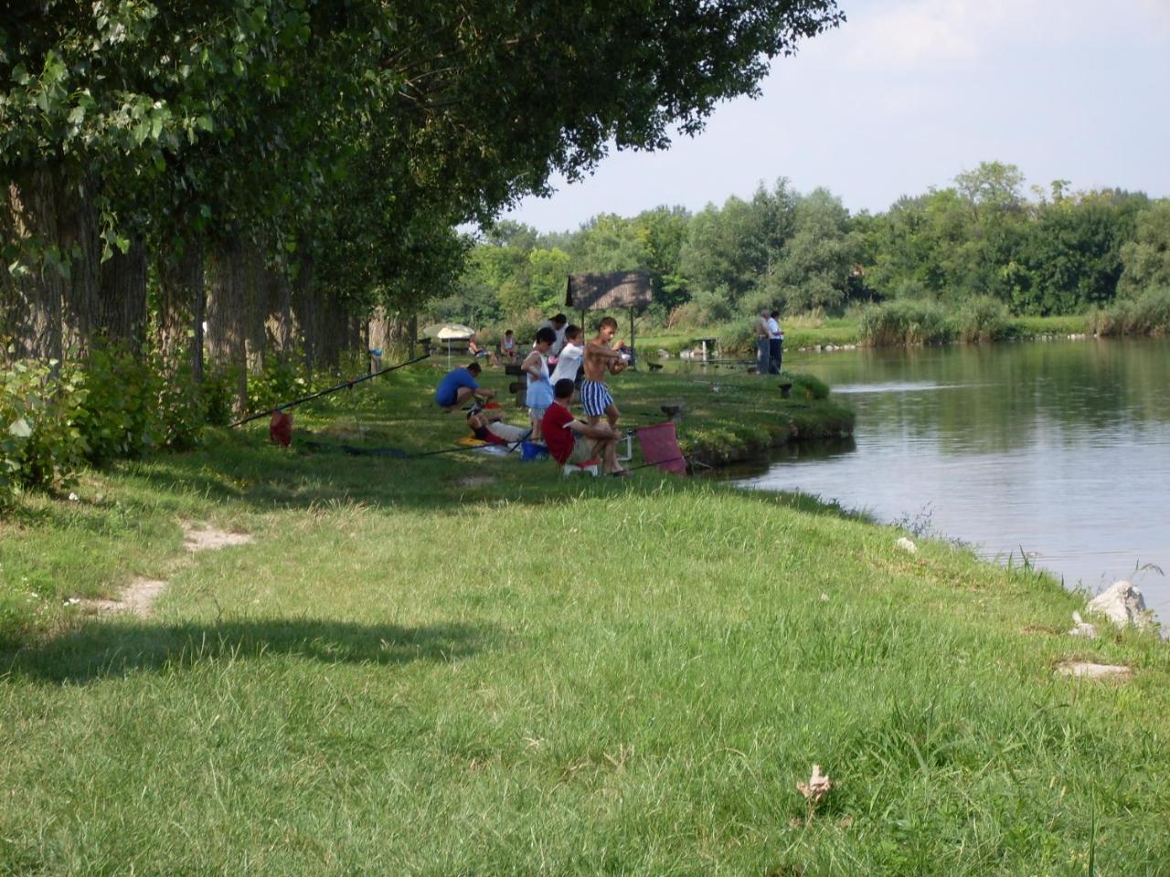 Nagybajcsi Lovaspark Es Otthon Vendeghaz Exterior foto